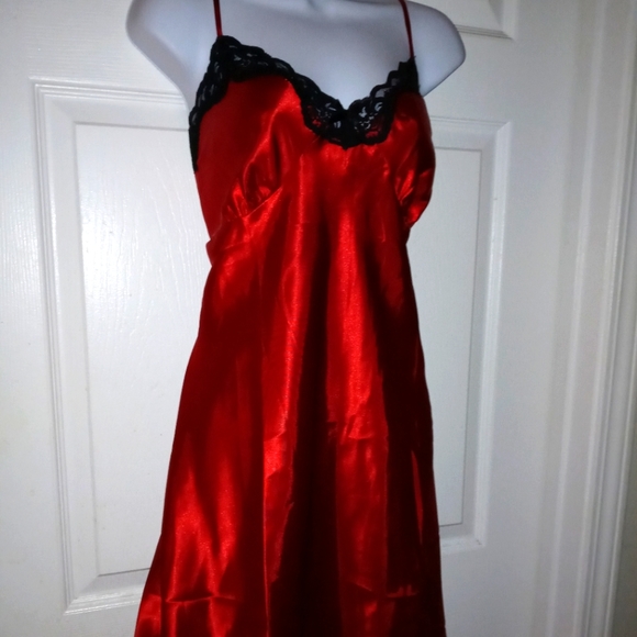 Beautiful Red Nightgown - Picture 3 of 5